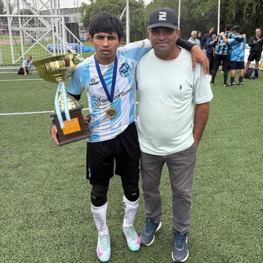 Con el título bajo el brazo: Junior Fernandes fue papá y festejó la Copa Tango